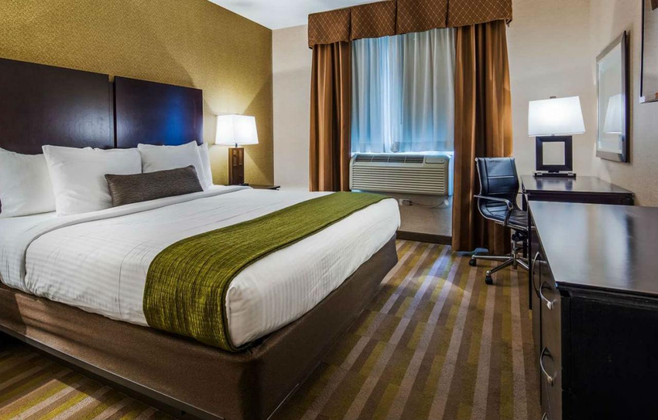 Best Western Plus Plaza Hotel New York City Exterior photo