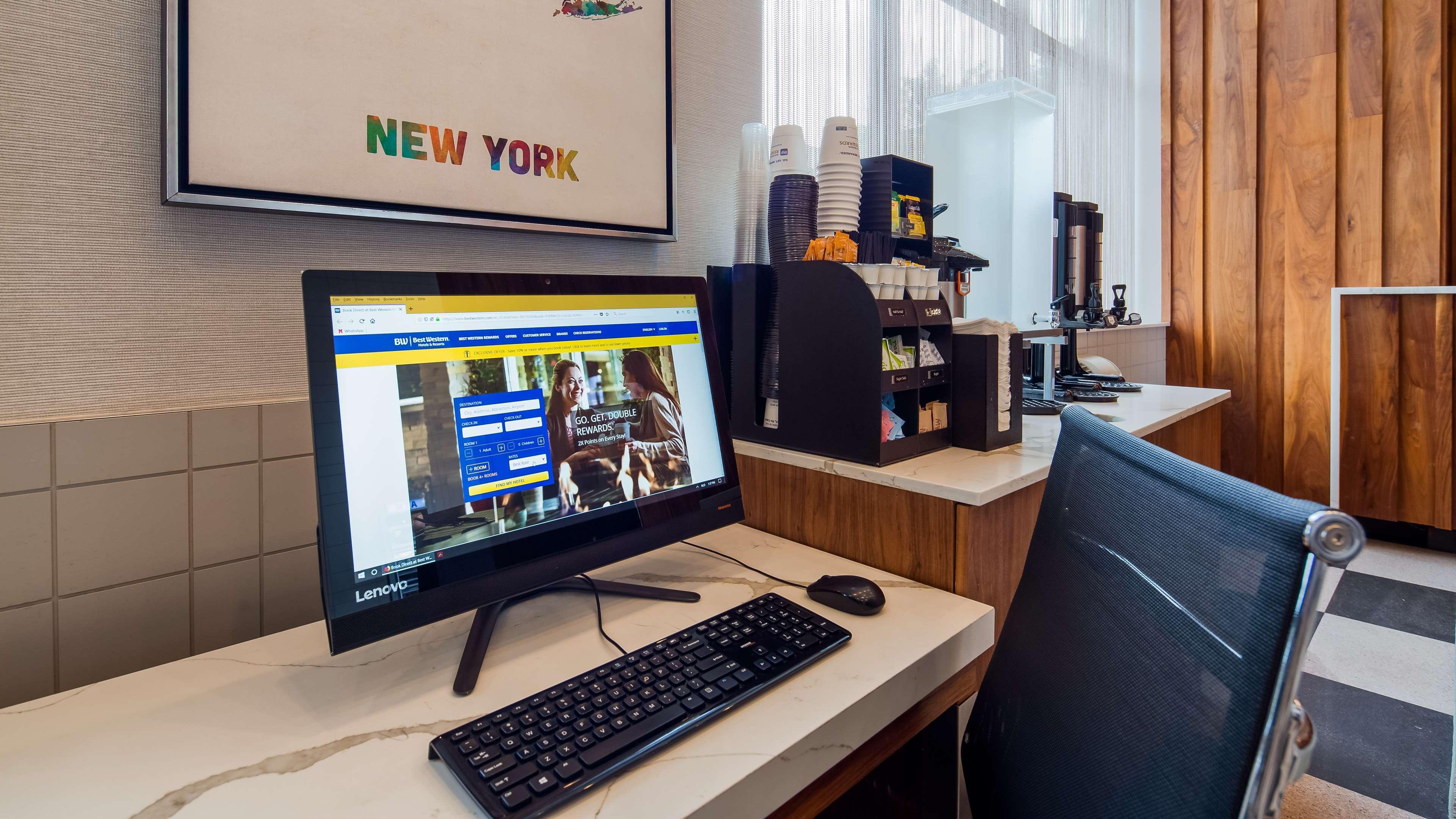 Best Western Plus Plaza Hotel New York City Exterior photo