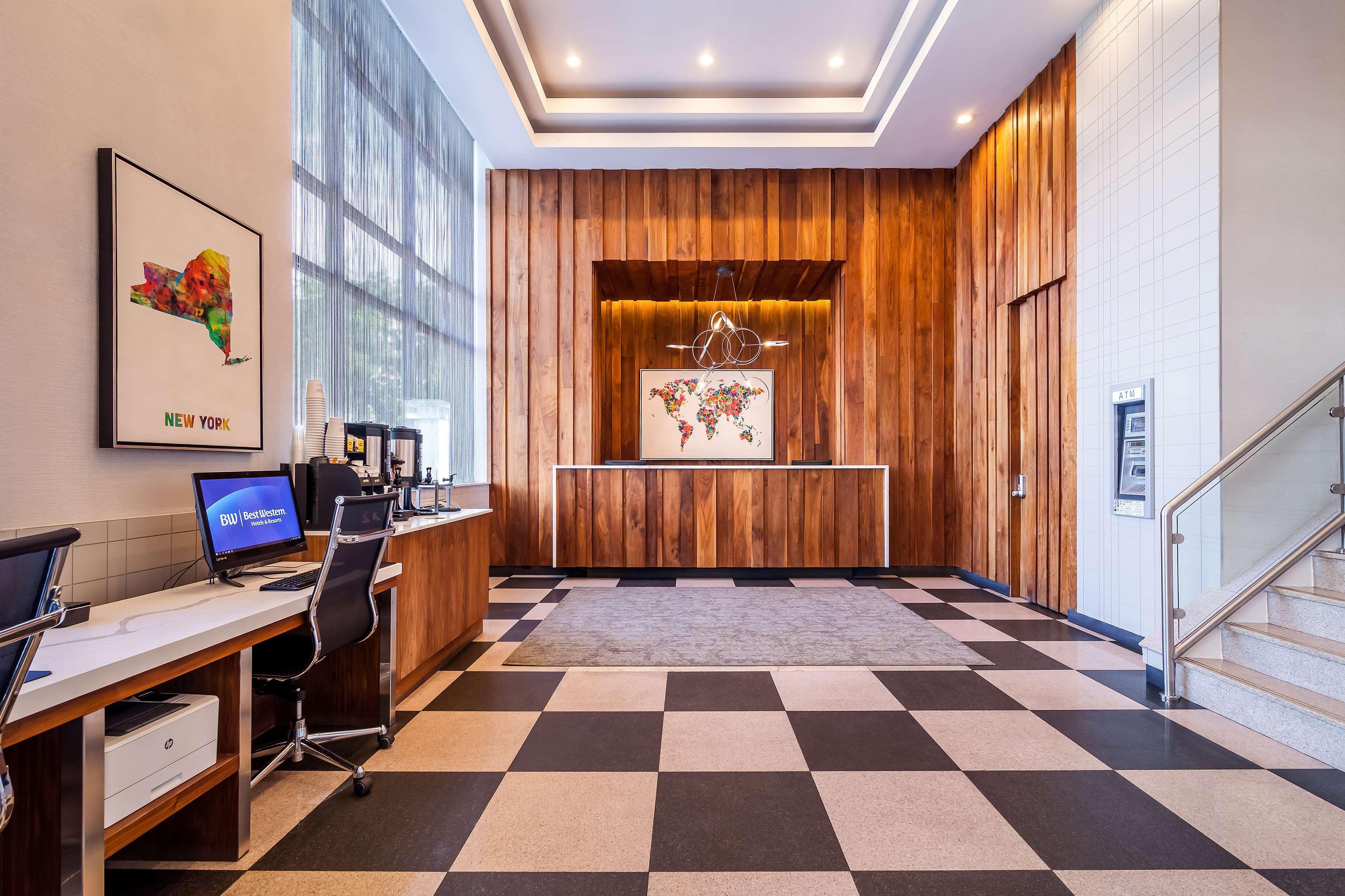 Best Western Plus Plaza Hotel New York City Exterior photo