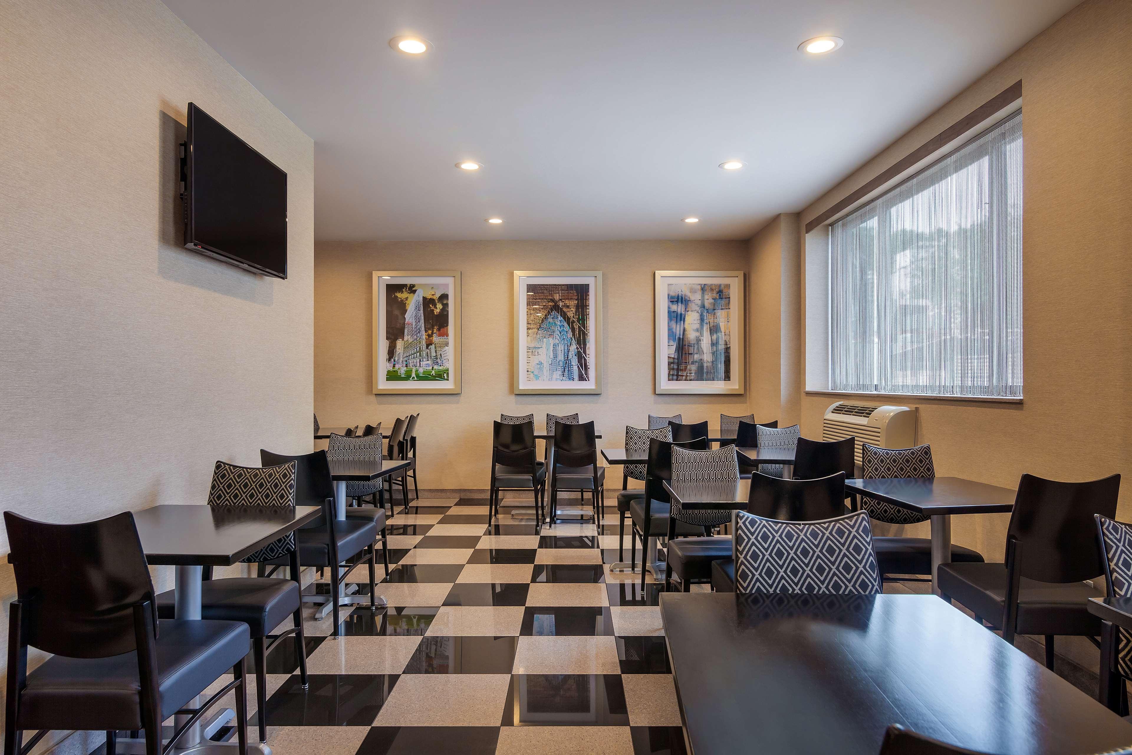 Best Western Plus Plaza Hotel New York City Exterior photo