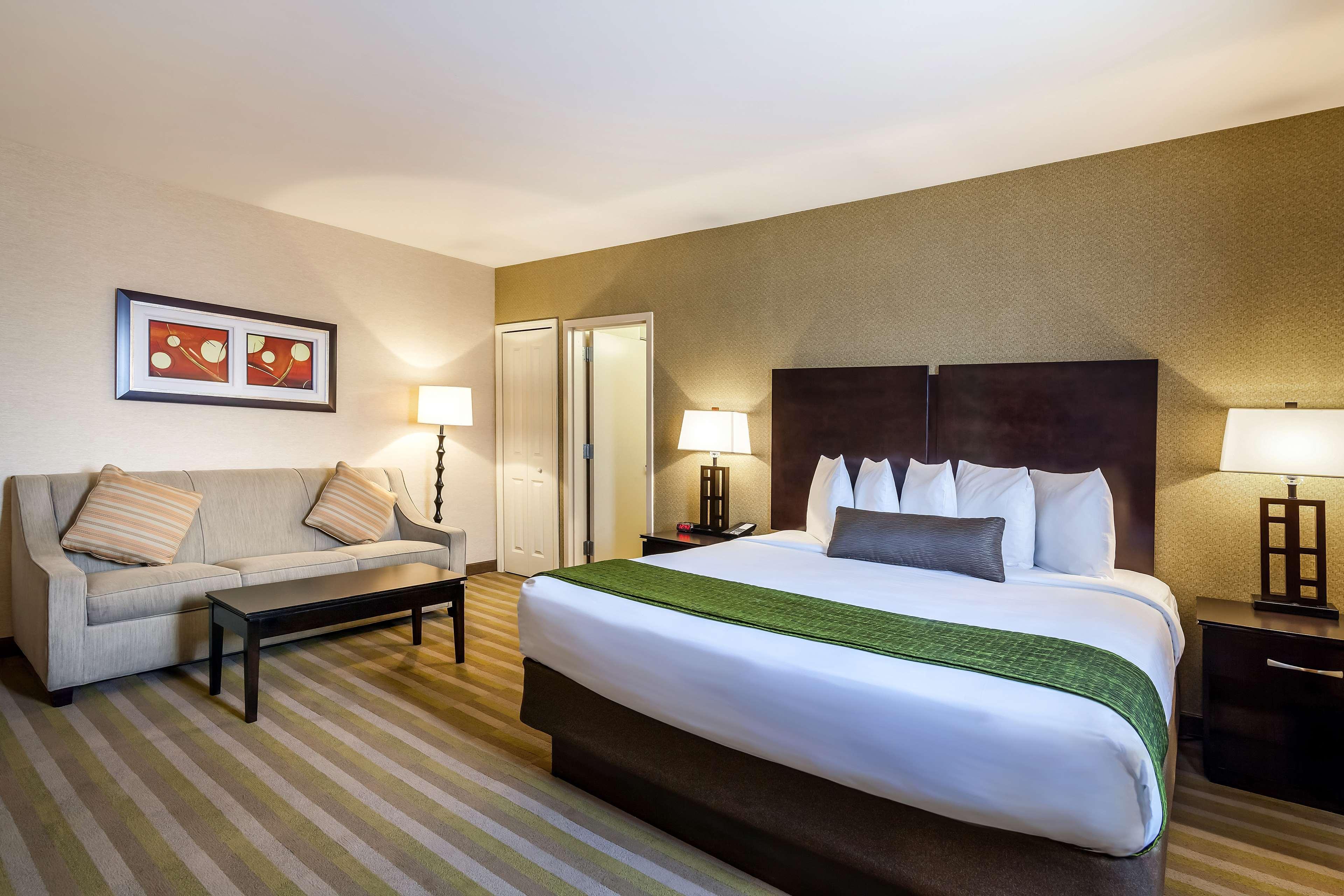 Best Western Plus Plaza Hotel New York City Exterior photo