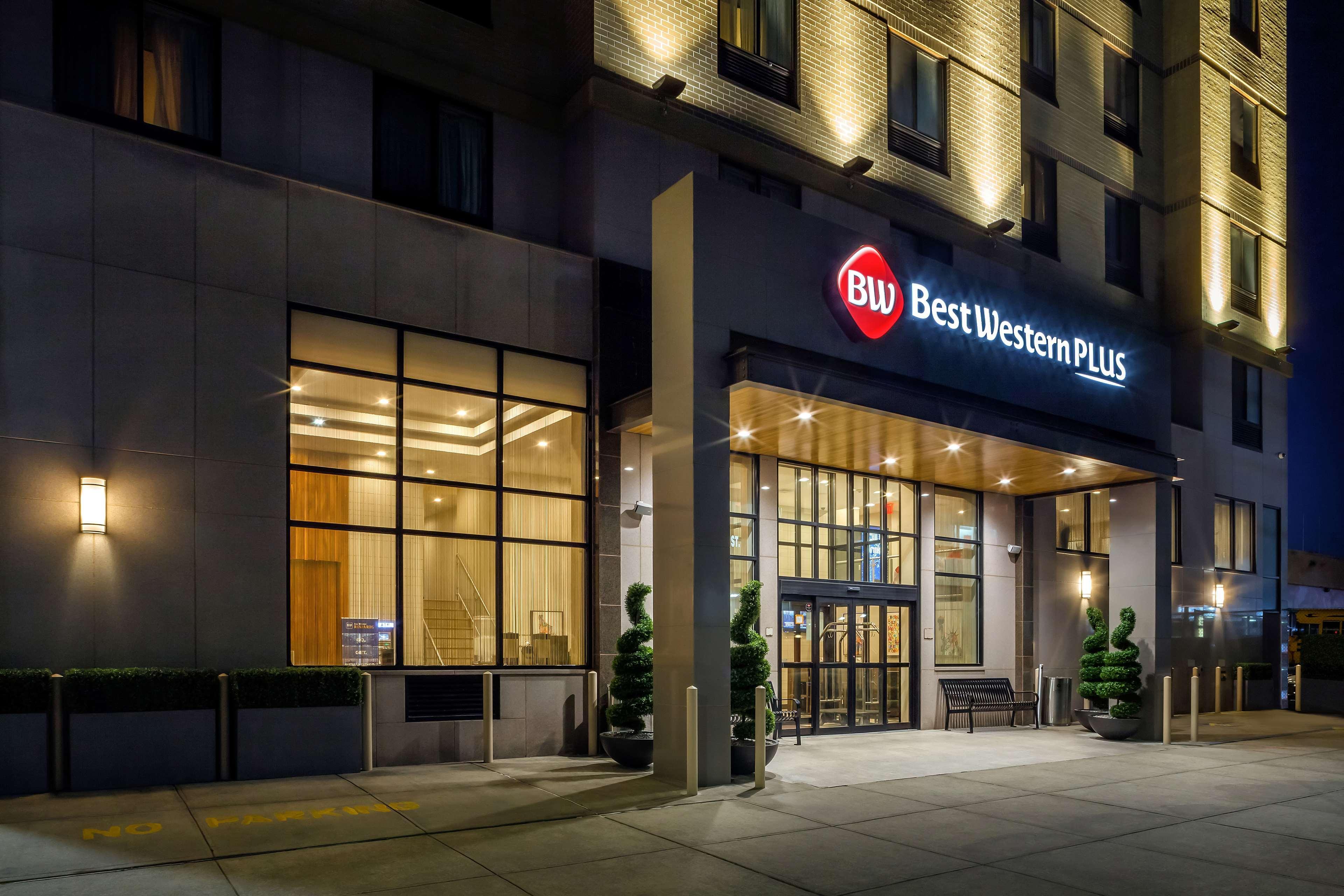 Best Western Plus Plaza Hotel New York City Exterior photo