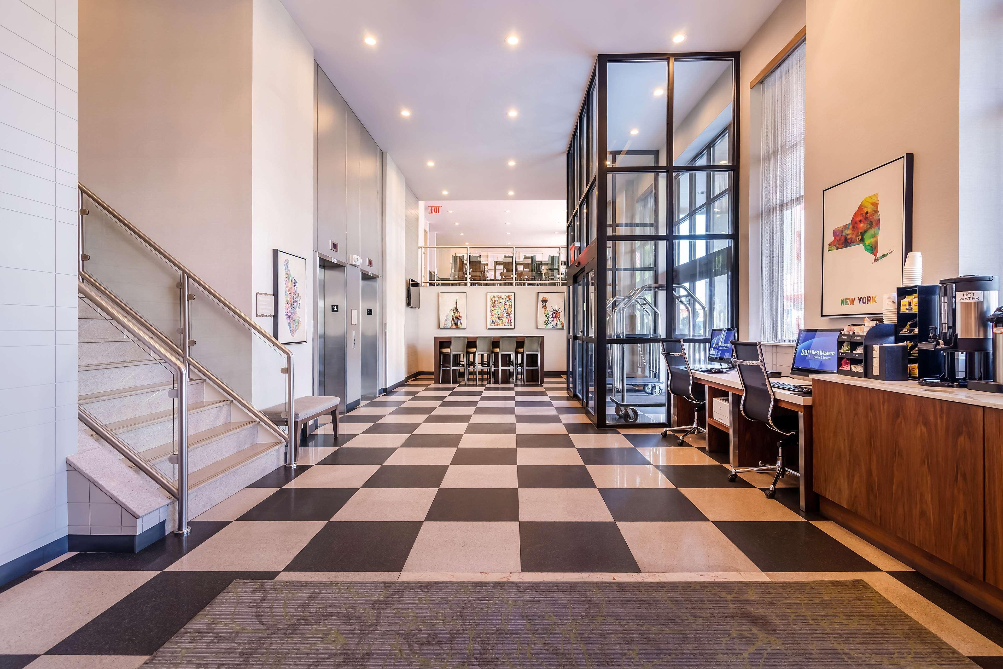 Best Western Plus Plaza Hotel New York City Exterior photo