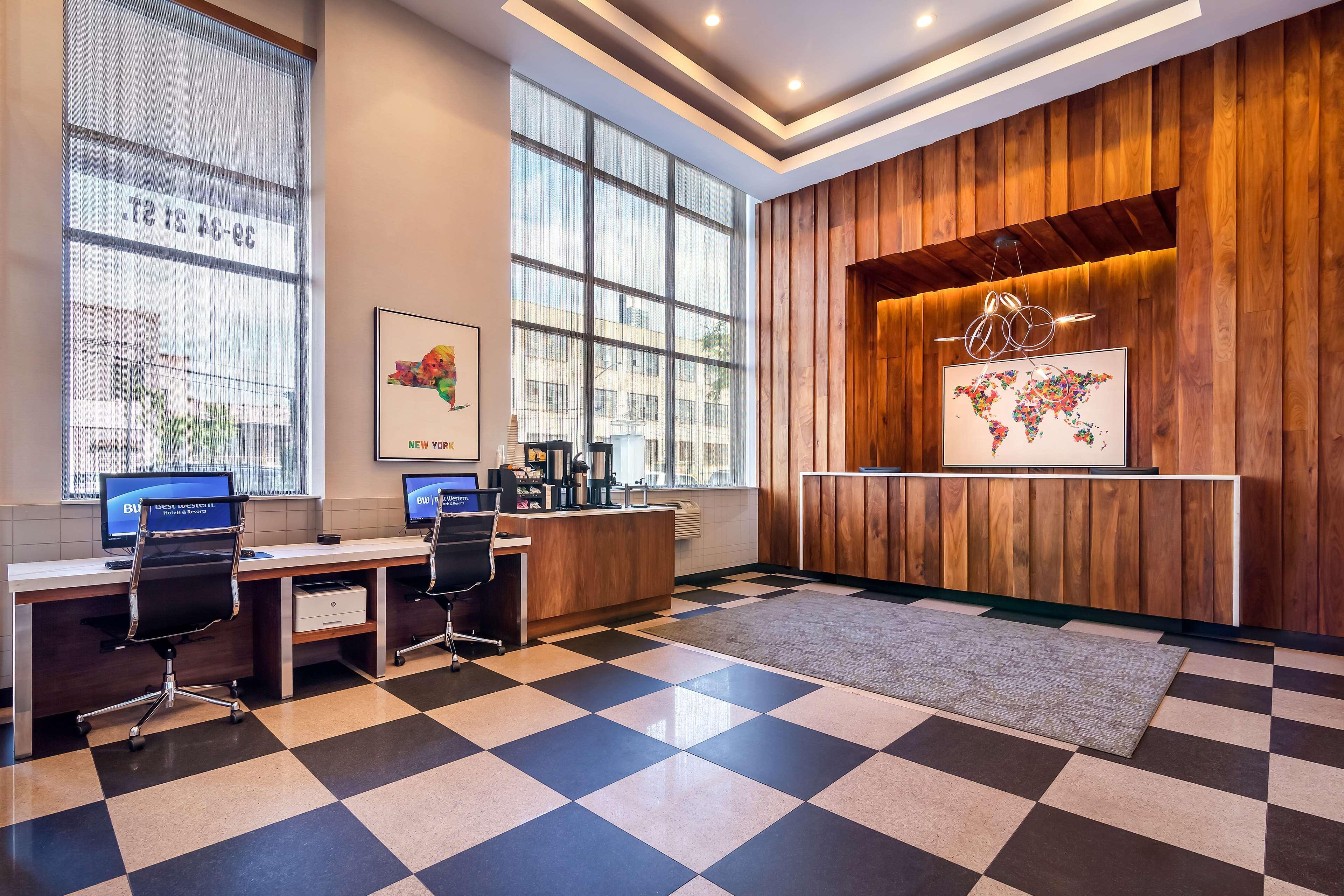 Best Western Plus Plaza Hotel New York City Exterior photo