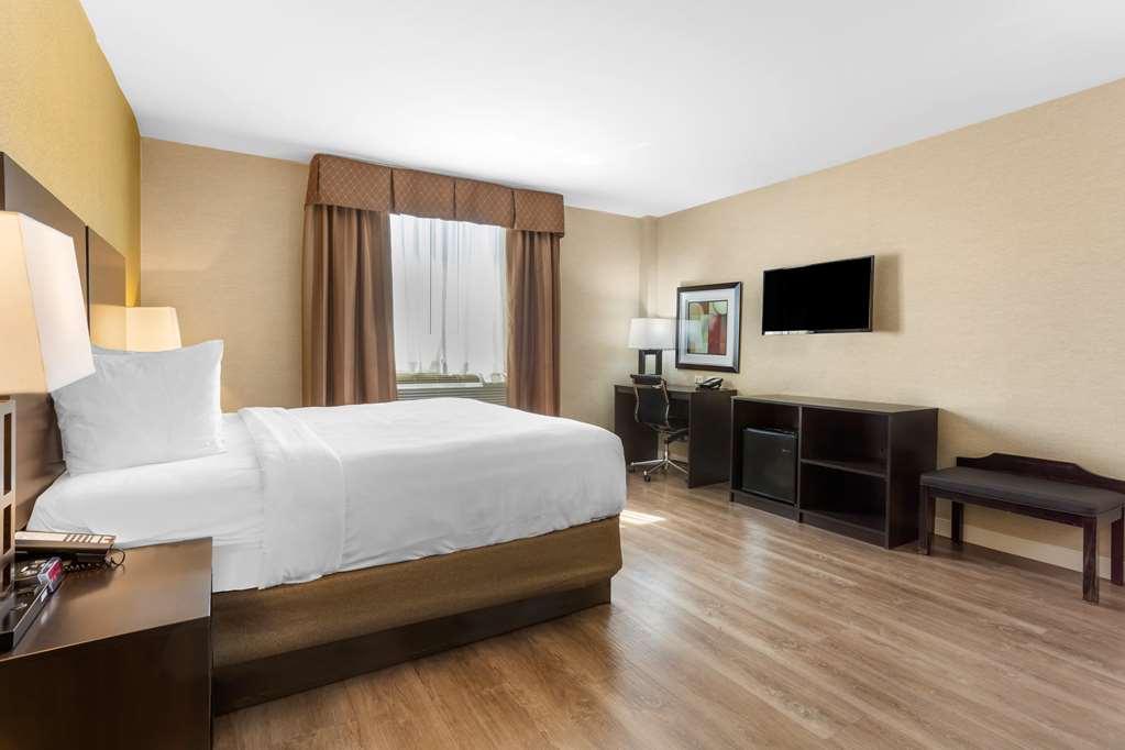 Best Western Plus Plaza Hotel New York City Room photo