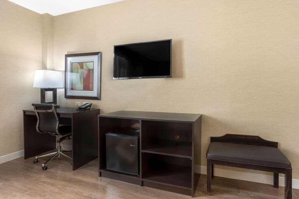 Best Western Plus Plaza Hotel New York City Room photo