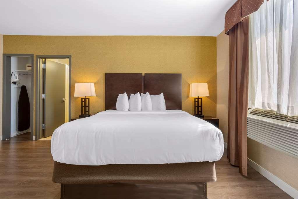 Best Western Plus Plaza Hotel New York City Room photo