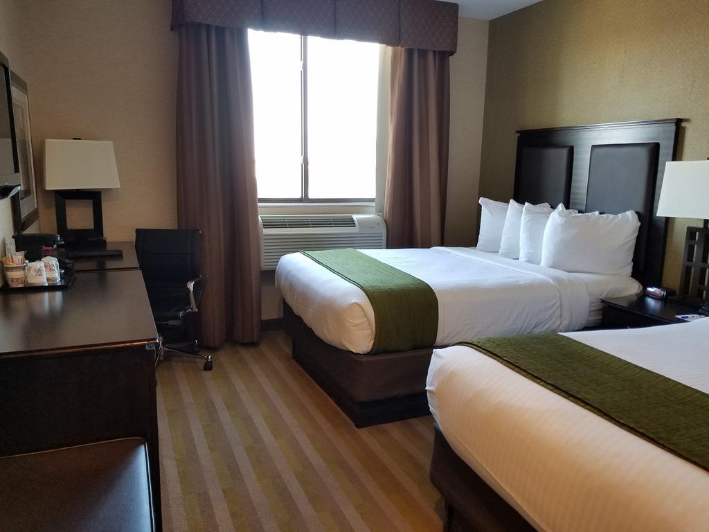 Best Western Plus Plaza Hotel New York City Exterior photo