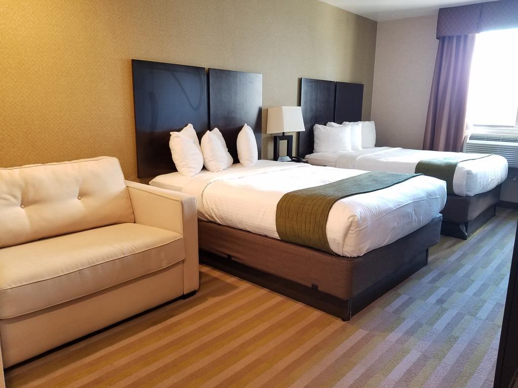 Best Western Plus Plaza Hotel New York City Exterior photo