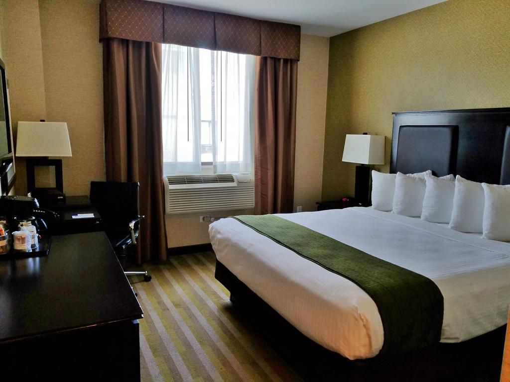 Best Western Plus Plaza Hotel New York City Exterior photo