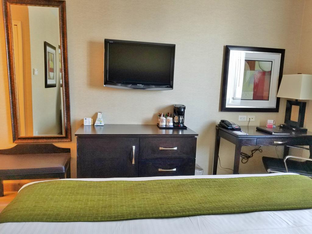 Best Western Plus Plaza Hotel New York City Exterior photo
