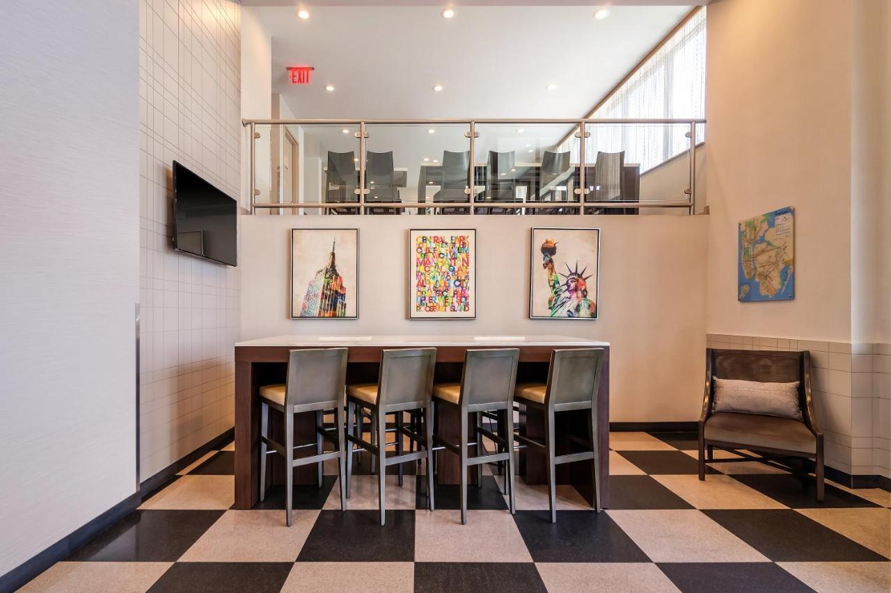 Best Western Plus Plaza Hotel New York City Exterior photo